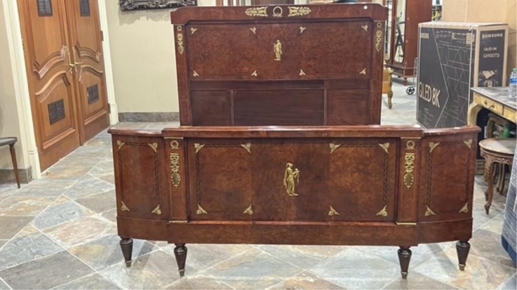 BEAUTIFUL EUROPEAN WALNUT VENEERED BED FRAME (1 of 11)
