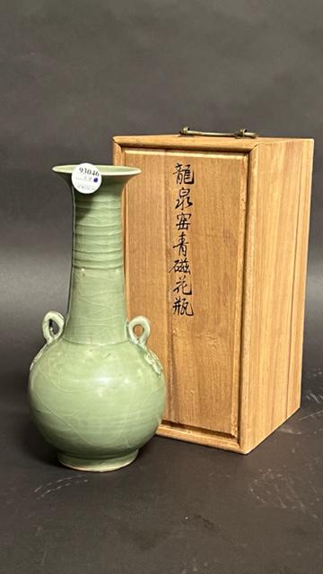 CHINESE CELADON BOTTLE VASE (1 of 6)