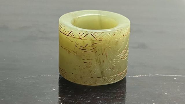 CHINESE JADE THUMB RING (1 of 5)