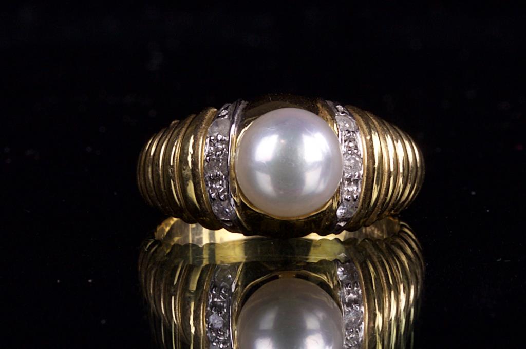 14K GOLD RING WITH PEARL (1 of 2)