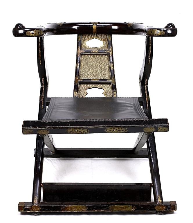 ANTIQUE JAPANESE EBONIZED WOOD HORSESHOE CHAIR: made for the use of a high ranking official. L: 28 3/4 in.(73cm) x W: 19 3/4 in.(50cm) x H: 31 in.(78.5cm)