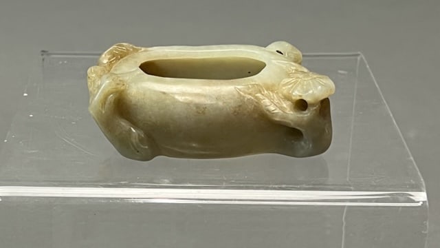 BEAUTFIUL CHINESE CARVED JADE BRUSH WASHER: In pale greyish white color in oval shape, with the exterior adorned with tendrils in relief all over.