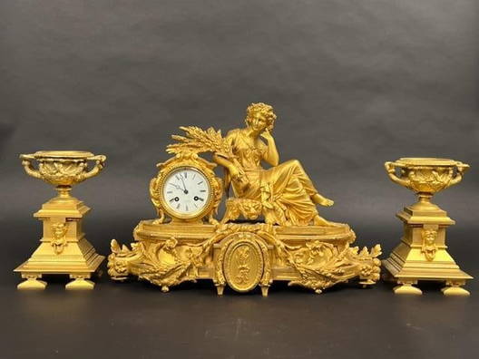 Garniture Sets