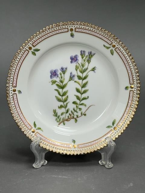 ROYAL COPENHAGEN DENMARK FLORA DANICA PLATE: Flora Danica is unbreakably linked to the Danish Royal Family. Each exquisite piece represents a story of royalty, diplomacy and deep respect; of the life's work of talented illustrators; of fine exce