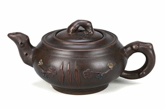 CHINESE PURPLE CLAY TEA POT: With stamp to read artist's name Zhou Gui Zhen on the base. Another stamp under the lid. H: 3 3/8 in.(8.5cm)