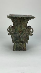 CHINESE BRONZE SQUARE VESSEL WITH RAMS