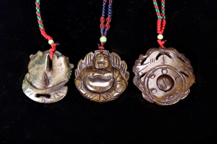 SET OF 3 JADE PENDANTS