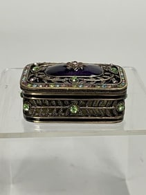 A BEJEWELLED JEWELRY BOX