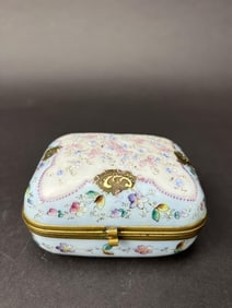 EUROPEAN PORCELIAN JEWELRY BOX