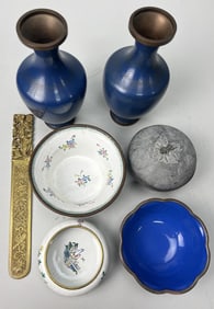 GROUP OF SEVEN ASSORTED ITEMS