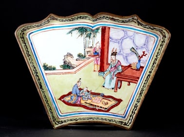 ANTIQUE CHINESE HAND PAINTED ENAMEL DISH