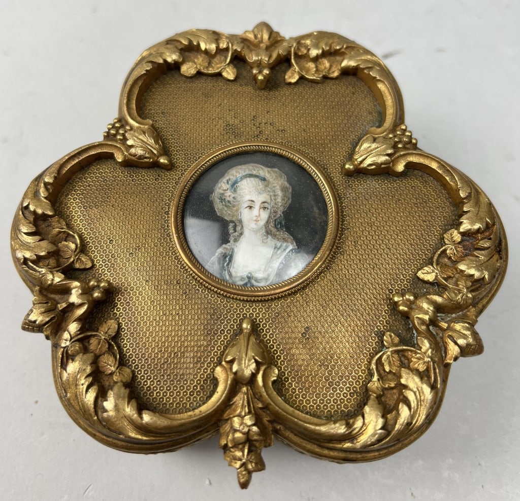 FRENCH GILT BRONZE JEWELRY BOX (1 of 4)