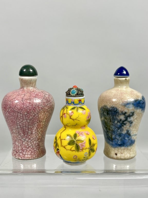GROUP OF THREE ASSORTED PORCELAIN SNUFF BOTTLES (1 of 2)