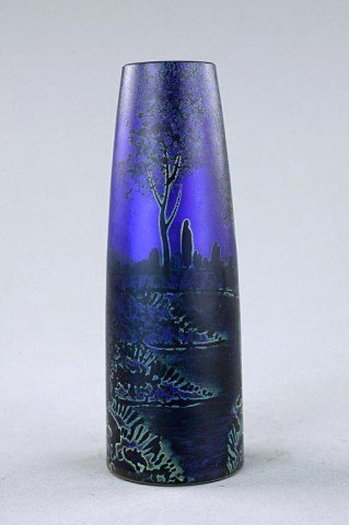 FRENCH SATIN GLASS: Made by Daum Bothers from Nancy France. 1850. H: 5 3/4 in.(14.5cm)