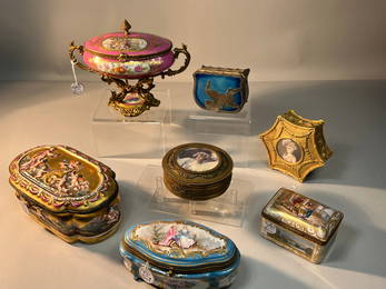 HOME DECORATIVE WORK OF ART AUCTION