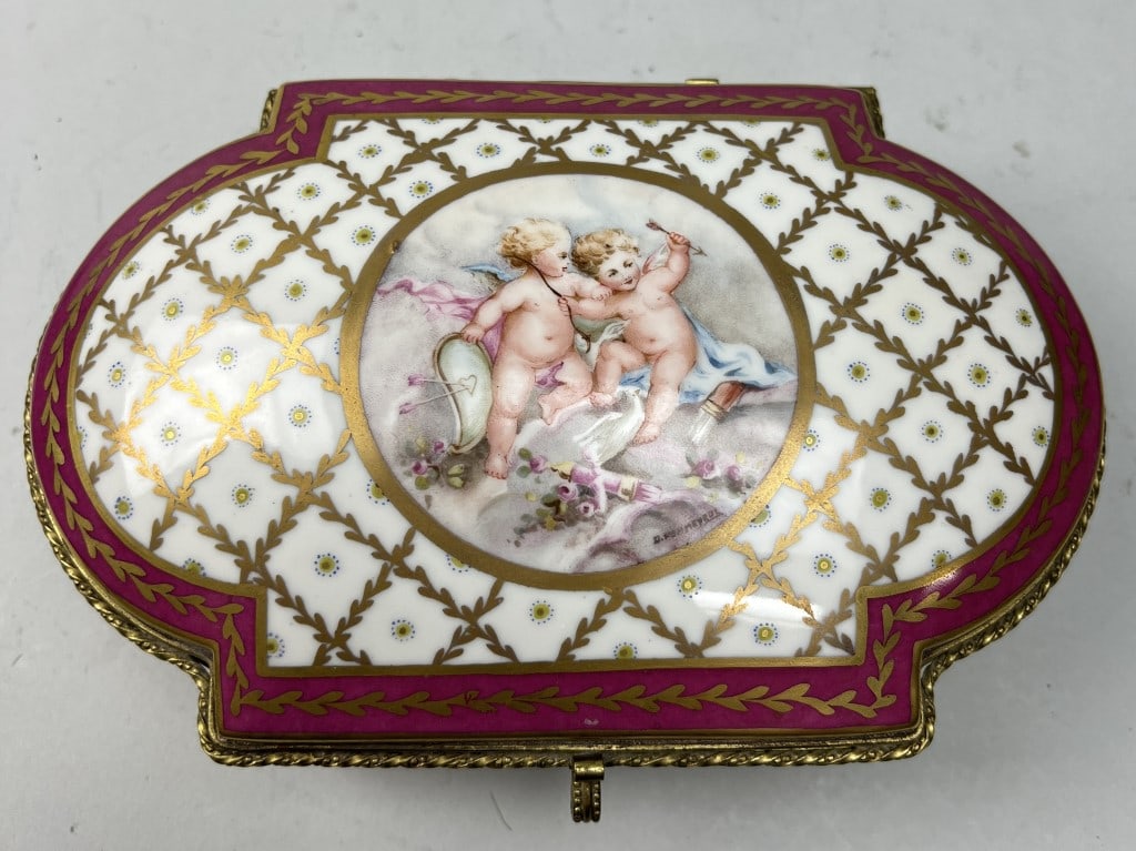 LARGE FRENCH PORCELAIN JEWELRY BOX (1 of 4)