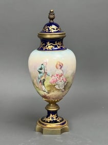 BEAUTIFUL HAND-PAINTED FRENCH PORCELAIN URN