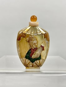 BEAUTIFUL CHINESE MOTHER-OF-PEARL SNUFF BOTTLE