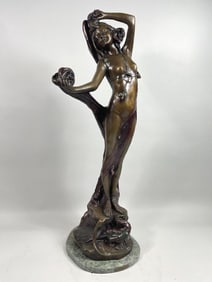 LARGE BRONZE FIGURE OF A GODDESS