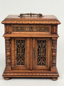EUROPEAN WOODEN BOX