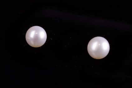 PAIR OF JAPANESE PEARL EARRINGS