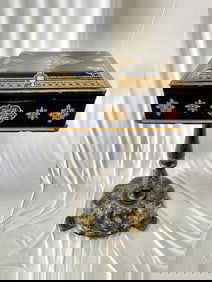 EUROPEAN LACQUERED SIDE TABLE W/ MOTHER-OF-PEARL