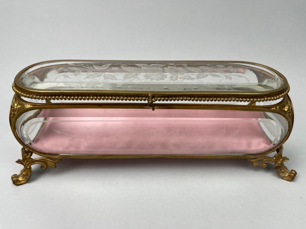 ELEGANT RECTANGULAR GLASS JEWELRY BOX (1 of 5)