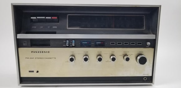 VINTAGE PANASONIC STEREO CASSETTE PLAYER