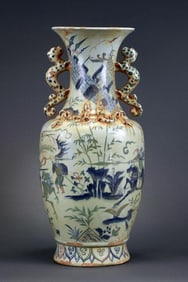 CHINESE BLUE AND WHITE DOUBLE DRAGON VASE