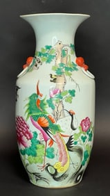CHINESE PORCELAIN VASE