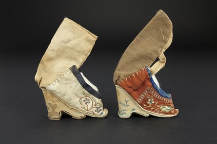ANTIQUE CHINESE SILK LOTUS SHOES