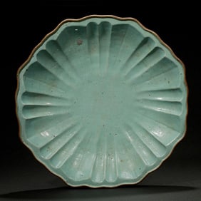 ANTIQUE CHINESE QING DYNASTY CELADON DISH