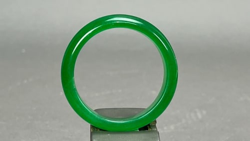 CHINESE GREEN JADE BANGLE