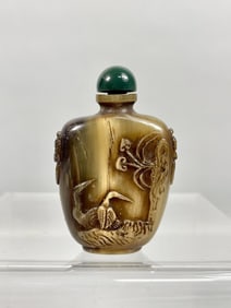 CHINESE CARVED STONE SNUFF BOTTLE