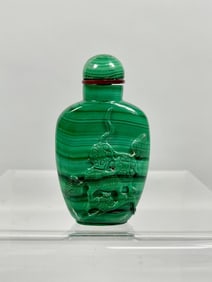 CHINESE CARVED MALACHITE SNUFF BOTTLE