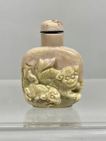 CHINESE CARVED STONE SNUFF BOTTLE