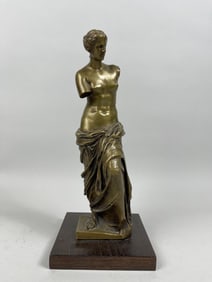 BRONZE FIGURE OF A GODDESS