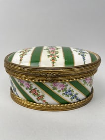 OVAL PORCELAIN JEWELRY BOX
