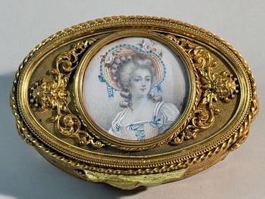ELEGANT GILT BRONZE JEWELRY BOX