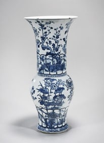 CHINESE BLUE AND WHITE GU VASE