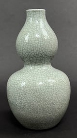 CHINESE CELADON DOUBLE GOURD VASE