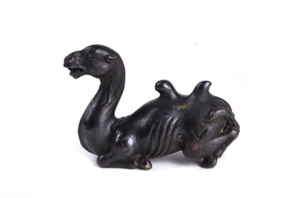 18TH CENTURY BRONZE RECUMBENT CAMEL