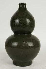 CHINESE TEA DUST GLAZED DOUBLE GOURD VASE