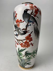 BEAUTIFUL CHINESE CLOISONNE VASE