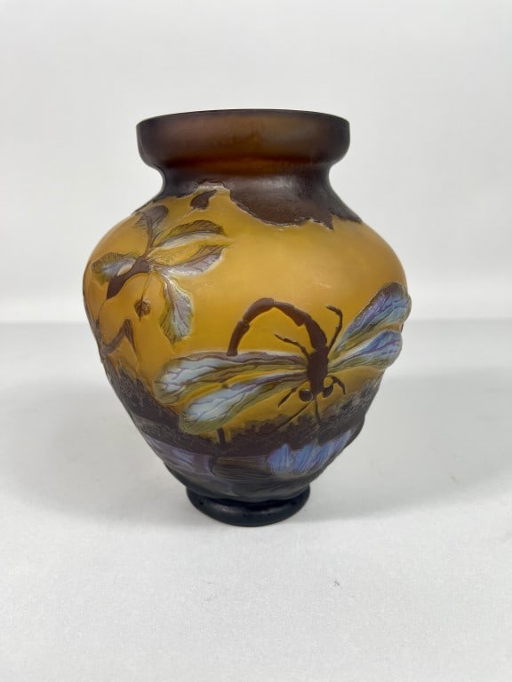 EMILE GALLE-STYLE ART NOUVEAU CAMEO VASE (1 of 6)