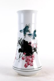 CHINESE FAMILLE VERTE FLARING PORCELAIN VASE