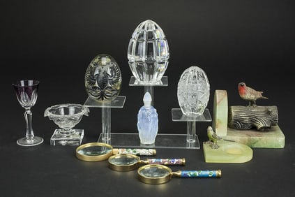 SET OF SMALL ASSORTED ITEMS