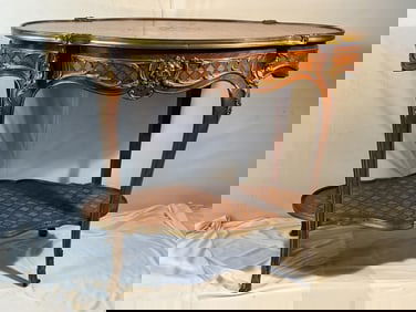 LOUIS XV GILTBRONZE MOUNTED PARQUETRY TABLE