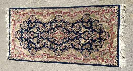 FINE PERSIAN RUG, WITH MEDALLION DESIGN
