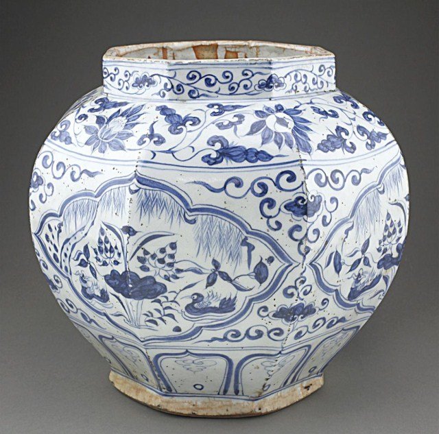 CHINESE BLUE AND WHITE YUAN STYLE HEXAGONAL JAR